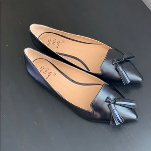 New banana republic black flats